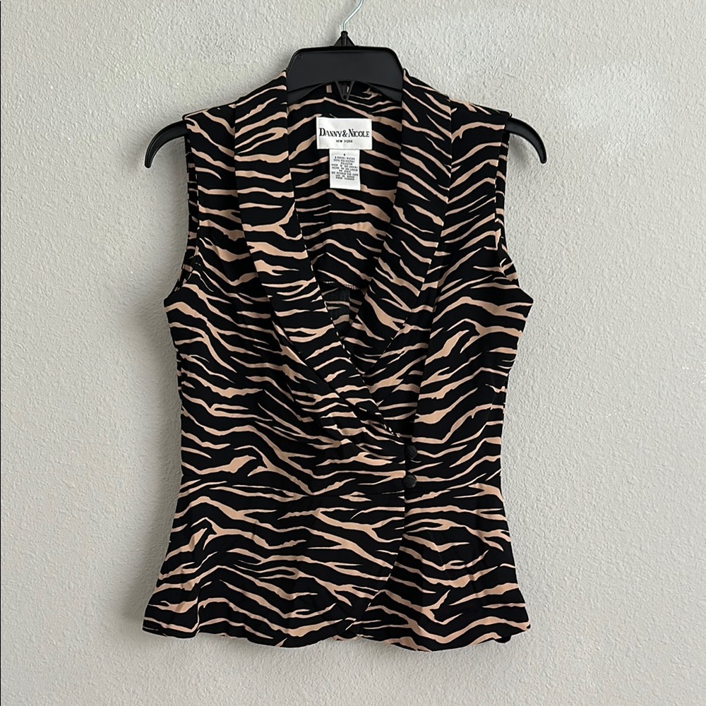 Danny&Nicole New York  Black and Tan Zebra Print vest blouse 6